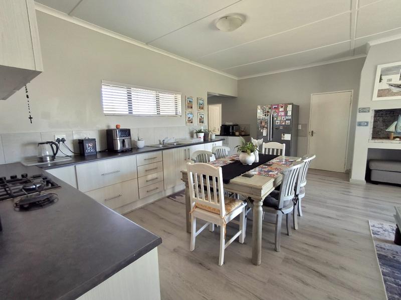 3 Bedroom Property for Sale in Britannia Bay Western Cape